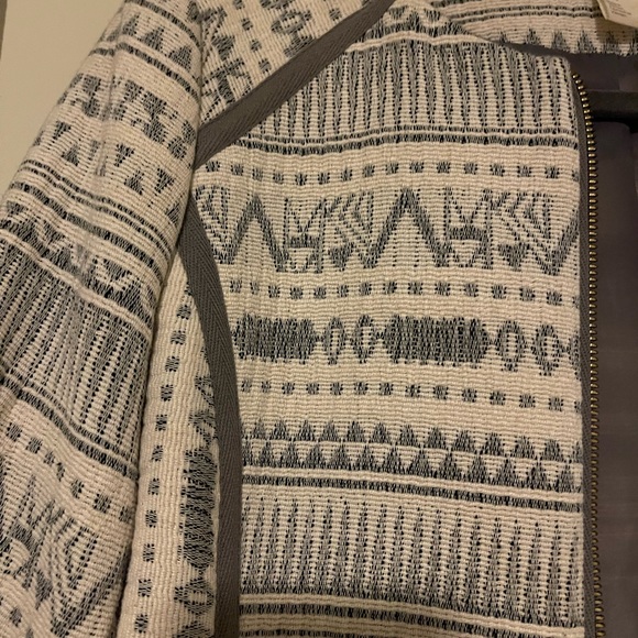 Embroidered Jacket. - Picture 5 of 8